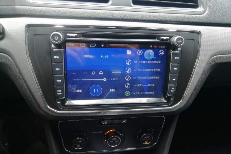 Used Volkswagen Gran Lavida 2017 180TSI DSG Comfort Edition Audio And AC Panel