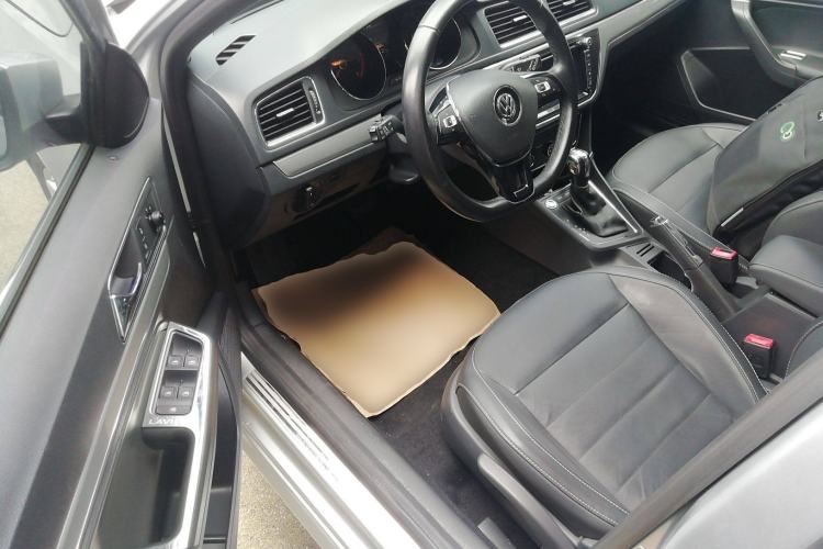 Used Volkswagen Gran Lavida 2017 180TSI DSG Comfort Edition Driver Seat