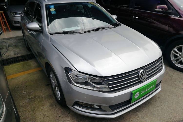 Used Volkswagen Gran Lavida 2017 180TSI DSG Comfort Edition Front Right 45 Deg