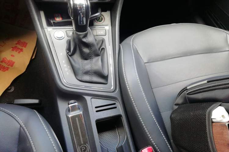 Used Volkswagen Gran Lavida 2017 180TSI DSG Comfort Edition Gear Lever