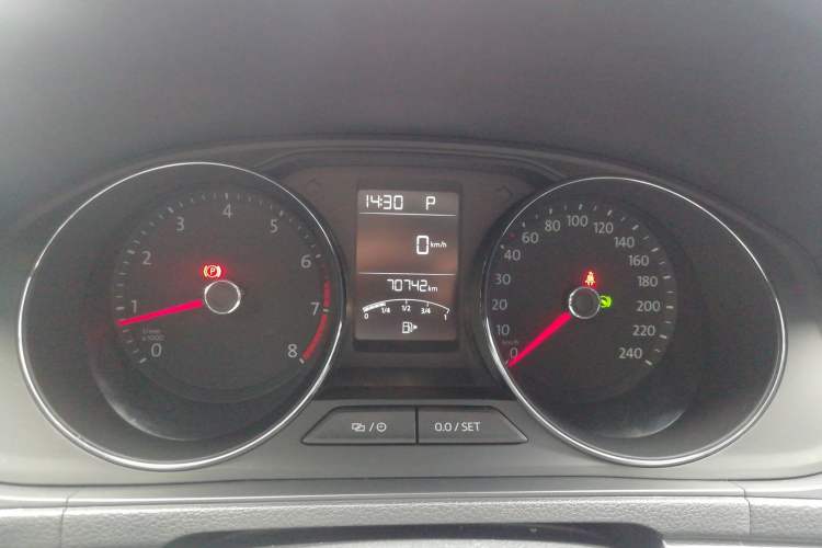 Used Volkswagen Gran Lavida 2017 180TSI DSG Comfort Edition Instrument Cluster