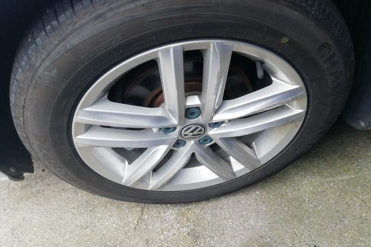 Used Volkswagen Gran Lavida 2017 180TSI DSG Comfort Edition Left Front Wheel Hub