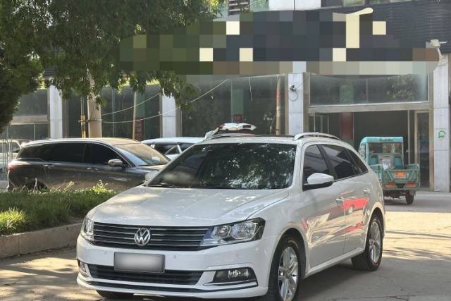 Ojetý Volkswagen Gran Lavida 2017 180TSI DSG Comfort Edition
