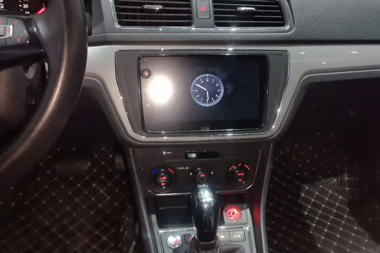 Used Volkswagen Gran Lavida 2017 180TSI DSG Comfort Edition Audio And AC Panel