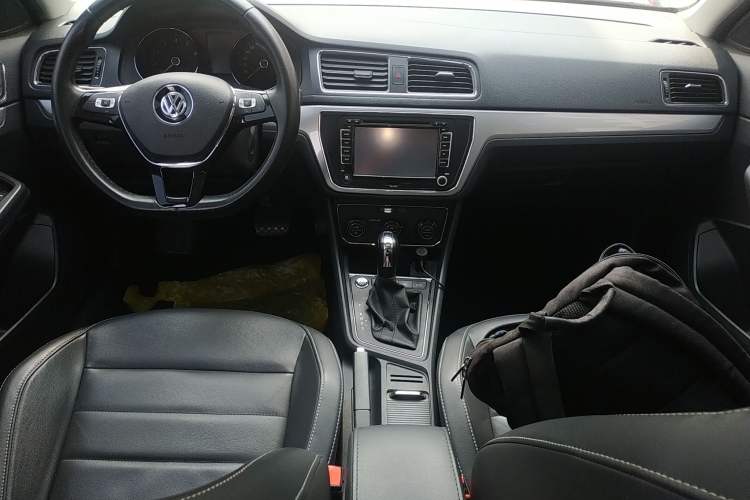 Used Volkswagen Gran Lavida 2017 180TSI DSG Comfort Edition Audio And AC Panel