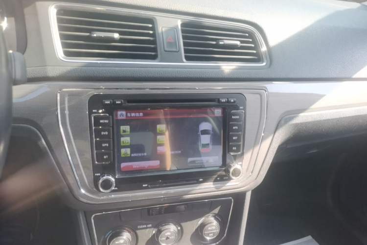 Used Volkswagen Gran Lavida 2017 230TSI DSG Comfort Edition Audio And AC Panel