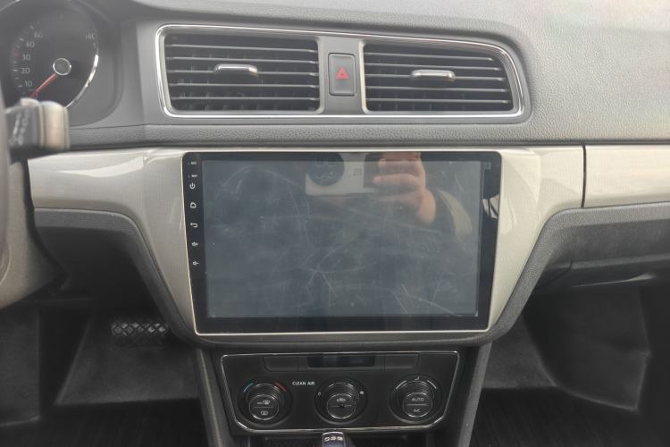 Used Volkswagen Gran Lavida 2017 180TSI DSG Comfort Edition Audio And AC Panel