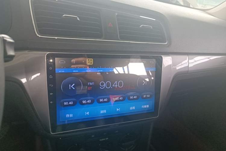 Used Volkswagen Gran Lavida 2017 1.6L Automatic Fashion Edition Audio And AC Panel