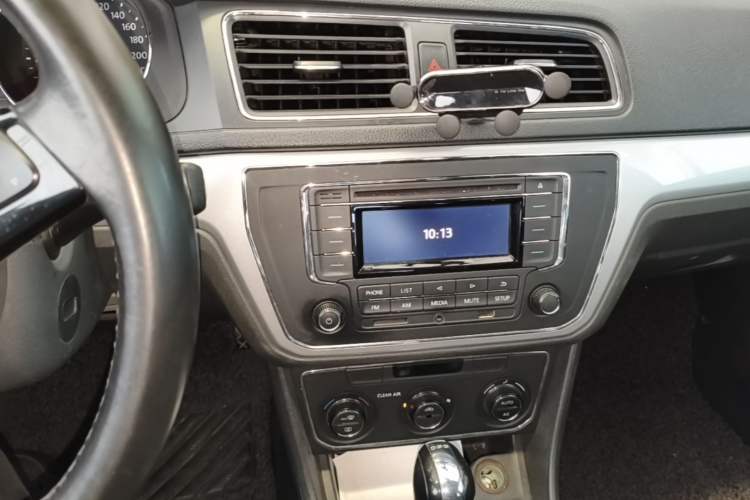 Used Volkswagen Gran Lavida 2017 230TSI DSG Comfort Edition Audio And AC Panel