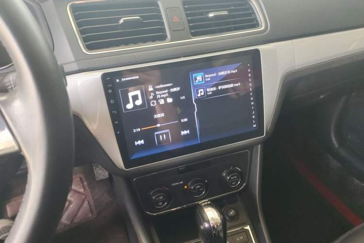 Used Volkswagen Gran Lavida 2017 180TSI DSG Comfort Edition Audio And AC Panel