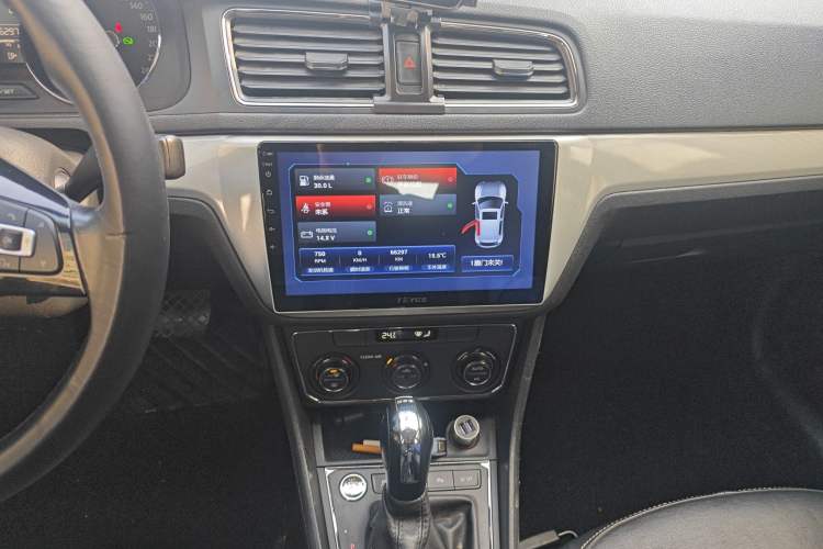 Used Volkswagen Gran Lavida 2017 180TSI DSG Comfort Edition Audio And AC Panel