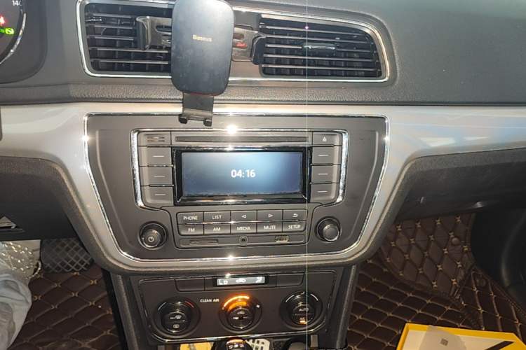 Used Volkswagen Gran Lavida 2017 180TSI DSG Comfort Edition Audio And AC Panel