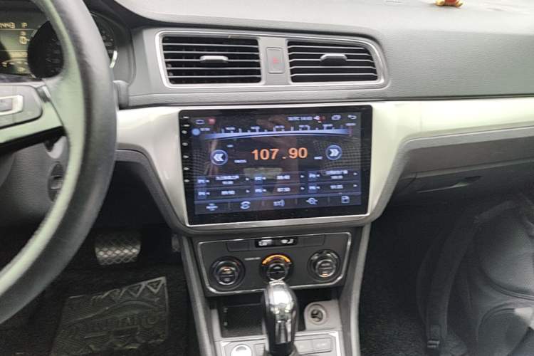 Used Volkswagen Gran Lavida 2017 180TSI DSG Comfort Edition Audio And AC Panel