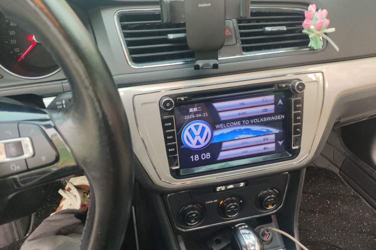 Used Volkswagen Gran Lavida 2017 180TSI DSG Comfort Edition Audio And AC Panel