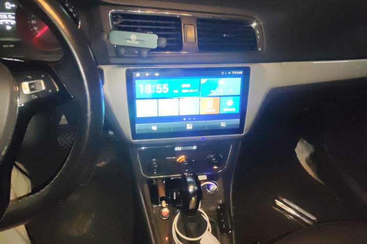 Used Volkswagen Gran Lavida 2017 230TSI DSG Comfort Edition Audio And AC Panel
