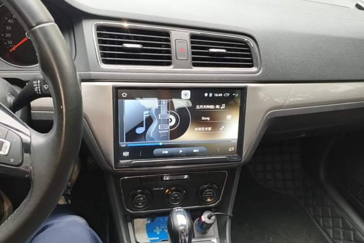Used Volkswagen Gran Lavida 2017 230TSI DSG Comfort Edition Audio And AC Panel