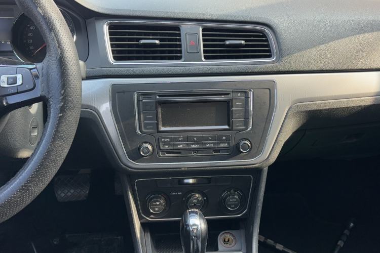 Used Volkswagen Gran Lavida 2017 180TSI DSG Comfort Edition Audio And AC Panel