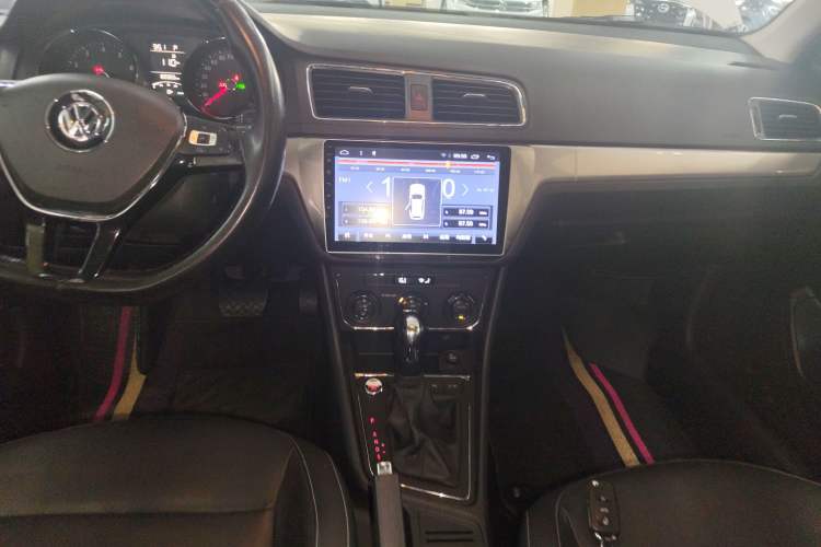 Used Volkswagen Gran Lavida 2017 180TSI DSG Comfort Edition Audio And AC Panel