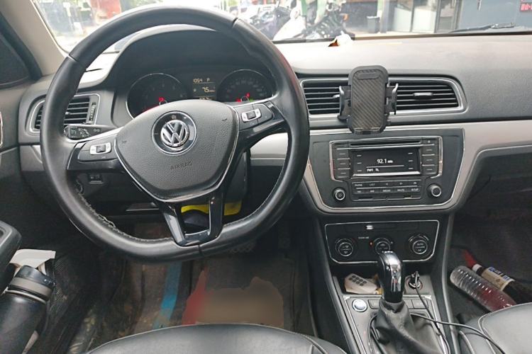 Used Volkswagen Gran Lavida 2017 180TSI DSG Comfort Edition Center Console