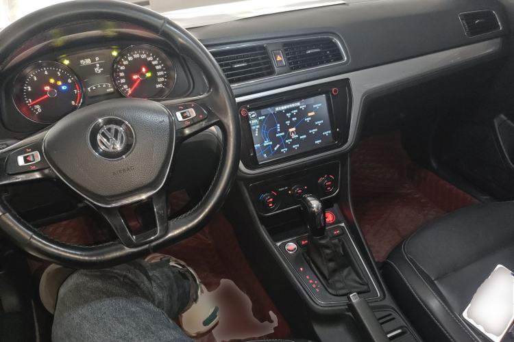 Used Volkswagen Gran Lavida 2017 180TSI DSG Comfort Edition Center Console