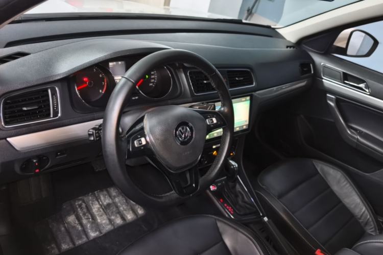Used Volkswagen Gran Lavida 2017 230TSI DSG Comfort Edition Center Console