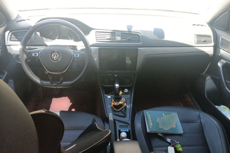 Used Volkswagen Gran Lavida 2017 180TSI DSG Comfort Edition Center Console