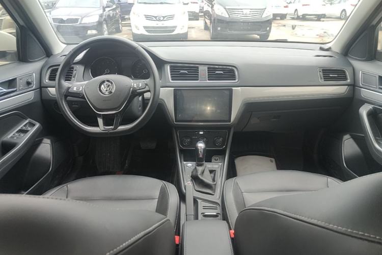 Used Volkswagen Gran Lavida 2017 180TSI DSG Comfort Edition Center Console