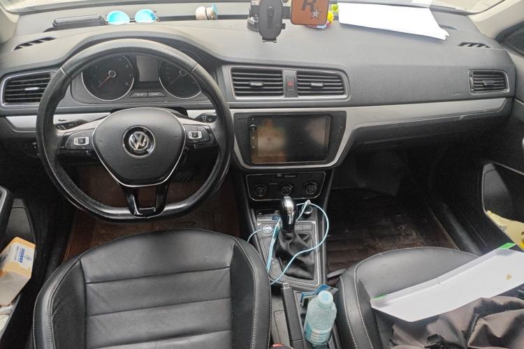 Used Volkswagen Gran Lavida 2017 180TSI DSG Comfort Edition Center Console