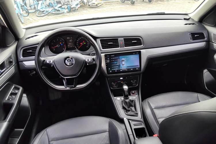 Used Volkswagen Gran Lavida 2017 230TSI DSG Comfort Edition Center Console