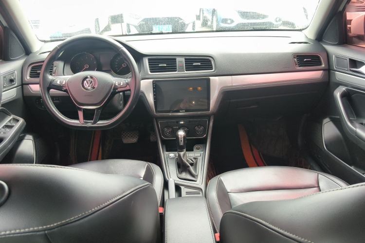 Used Volkswagen Gran Lavida 2017 180TSI DSG Comfort Edition Center Console