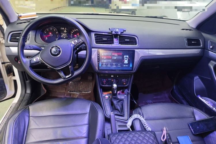 Used Volkswagen Gran Lavida 2017 180TSI DSG Comfort Edition Center Console
