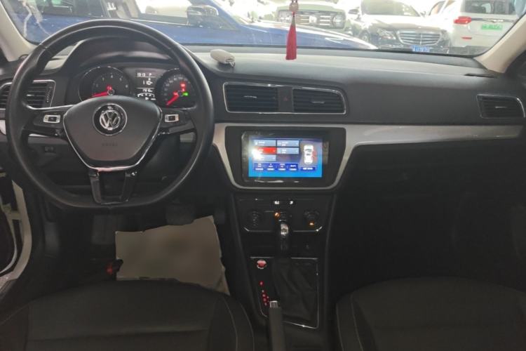 Used Volkswagen Gran Lavida 2017 230TSI DSG Comfort Edition Center Console