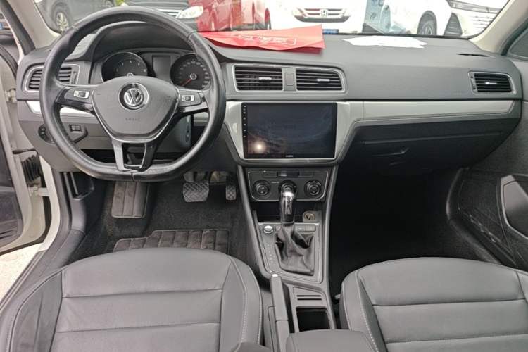 Used Volkswagen Gran Lavida 2017 230TSI DSG Comfort Edition Center Console