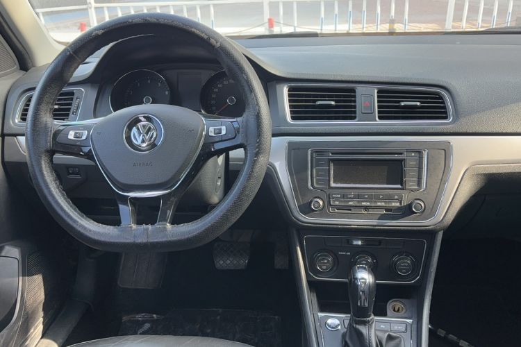 Used Volkswagen Gran Lavida 2017 180TSI DSG Comfort Edition Center Console