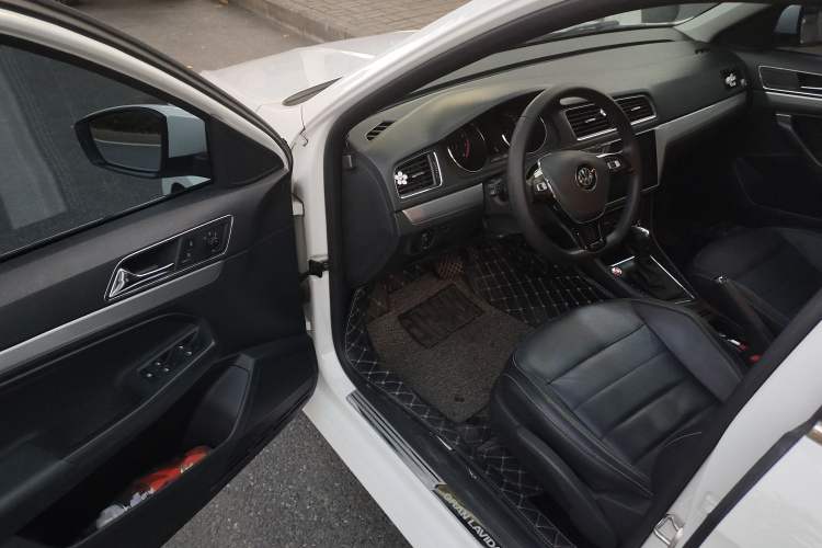 Used Volkswagen Gran Lavida 2017 180TSI DSG Comfort Edition Driver Seat