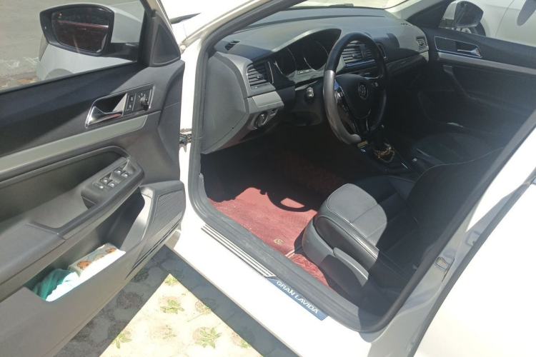 Used Volkswagen Gran Lavida 2017 180TSI DSG Comfort Edition Driver Seat