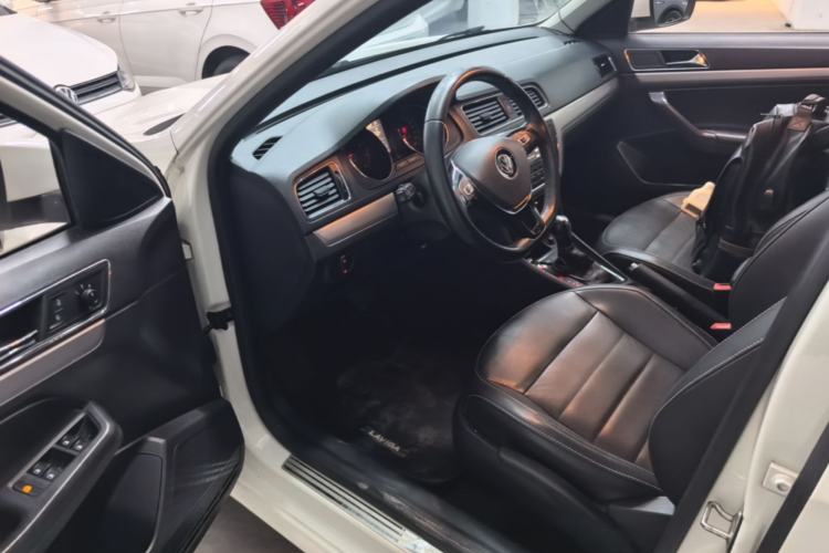 Used Volkswagen Gran Lavida 2017 1.6L Automatic Comfort Edition Driver Seat
