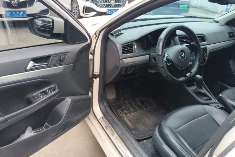 Used Volkswagen Gran Lavida 2017 1.6L Automatic Fashion Edition Driver Seat