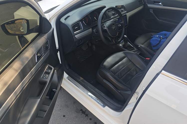 Used Volkswagen Gran Lavida 2017 180TSI DSG Comfort Edition Driver Seat