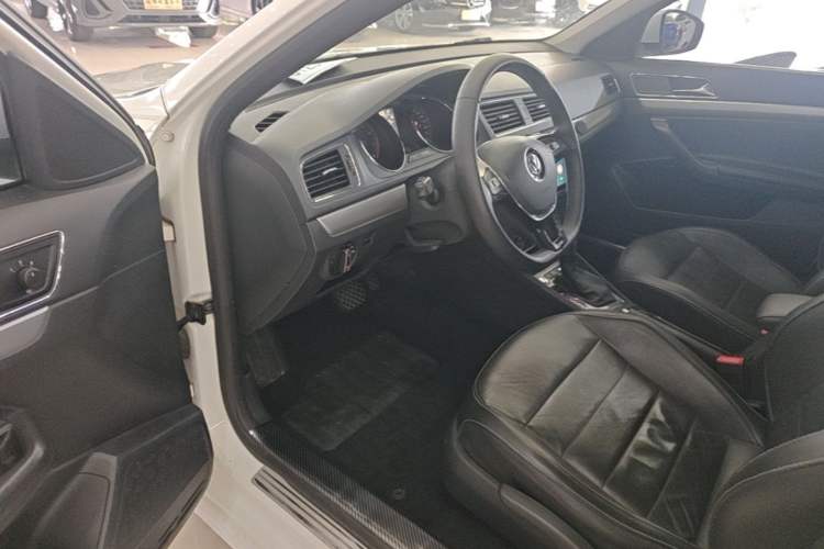 Used Volkswagen Gran Lavida 2017 180TSI DSG Comfort Edition Driver Seat