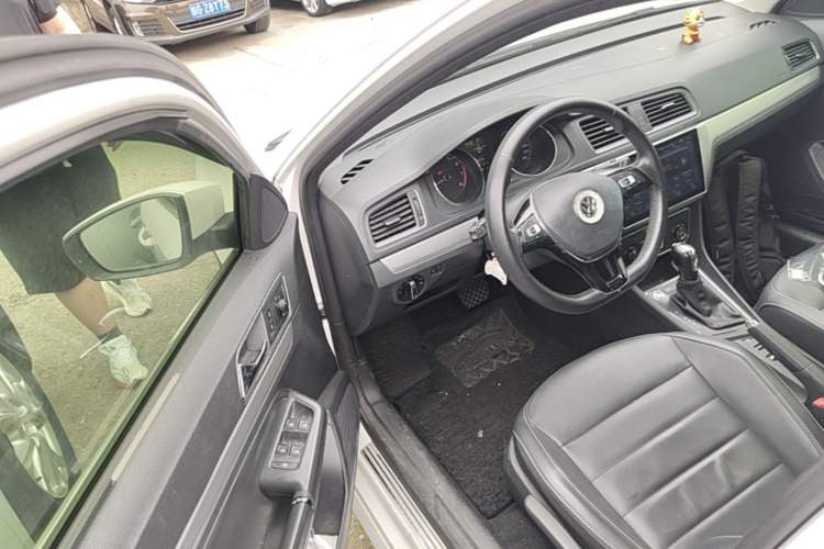 Used Volkswagen Gran Lavida 2017 180TSI DSG Comfort Edition Driver Seat