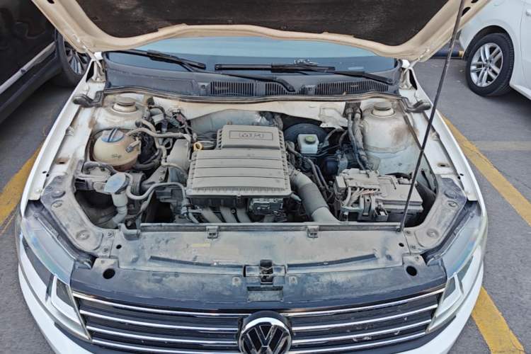 Used Volkswagen Gran Lavida 2017 1.6L Automatic Fashion Edition Engine Bay