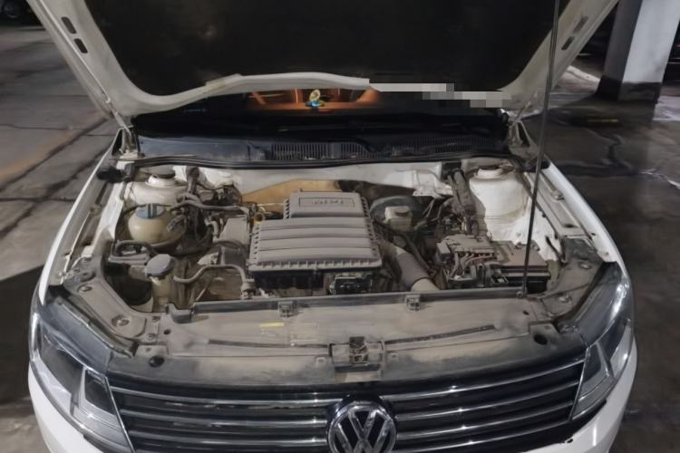 Used Volkswagen Gran Lavida 2017 1.6L Automatic Fashion Edition Engine Bay