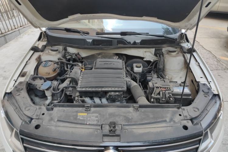 Used Volkswagen Gran Lavida 2017 1.6L Manual Comfort Edition Engine Bay