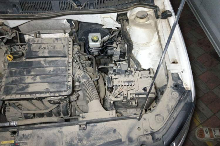 Used Volkswagen Gran Lavida 2017 1.6L Manual Fashion Edition Engine Bay Left
