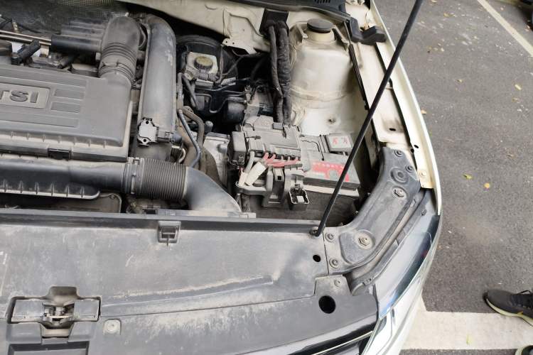 Used Volkswagen Gran Lavida 2017 230TSI DSG Comfort Edition Engine Bay Left