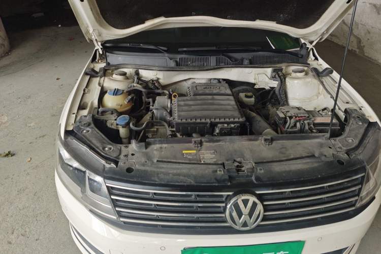 Used Volkswagen Gran Lavida 2017 1.6L Automatic Comfort Edition Engine Bay Right