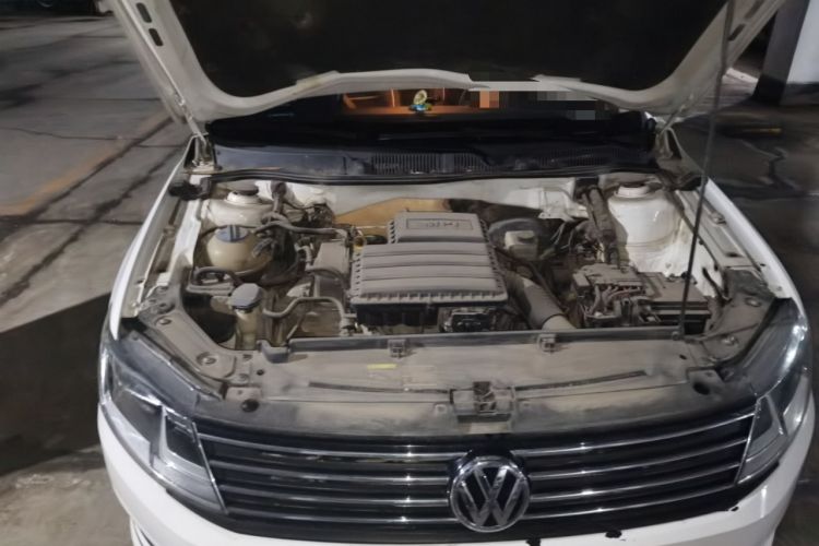 Used Volkswagen Gran Lavida 2017 1.6L Automatic Fashion Edition Engine Bay Right