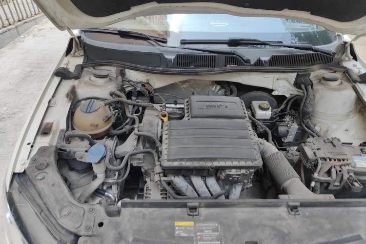 Used Volkswagen Gran Lavida 2017 1.6L Manual Comfort Edition Engine Bay Right