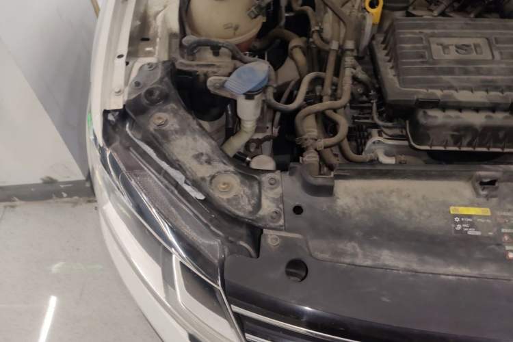 Used Volkswagen Gran Lavida 2017 230TSI DSG Comfort Edition Engine Bay Right